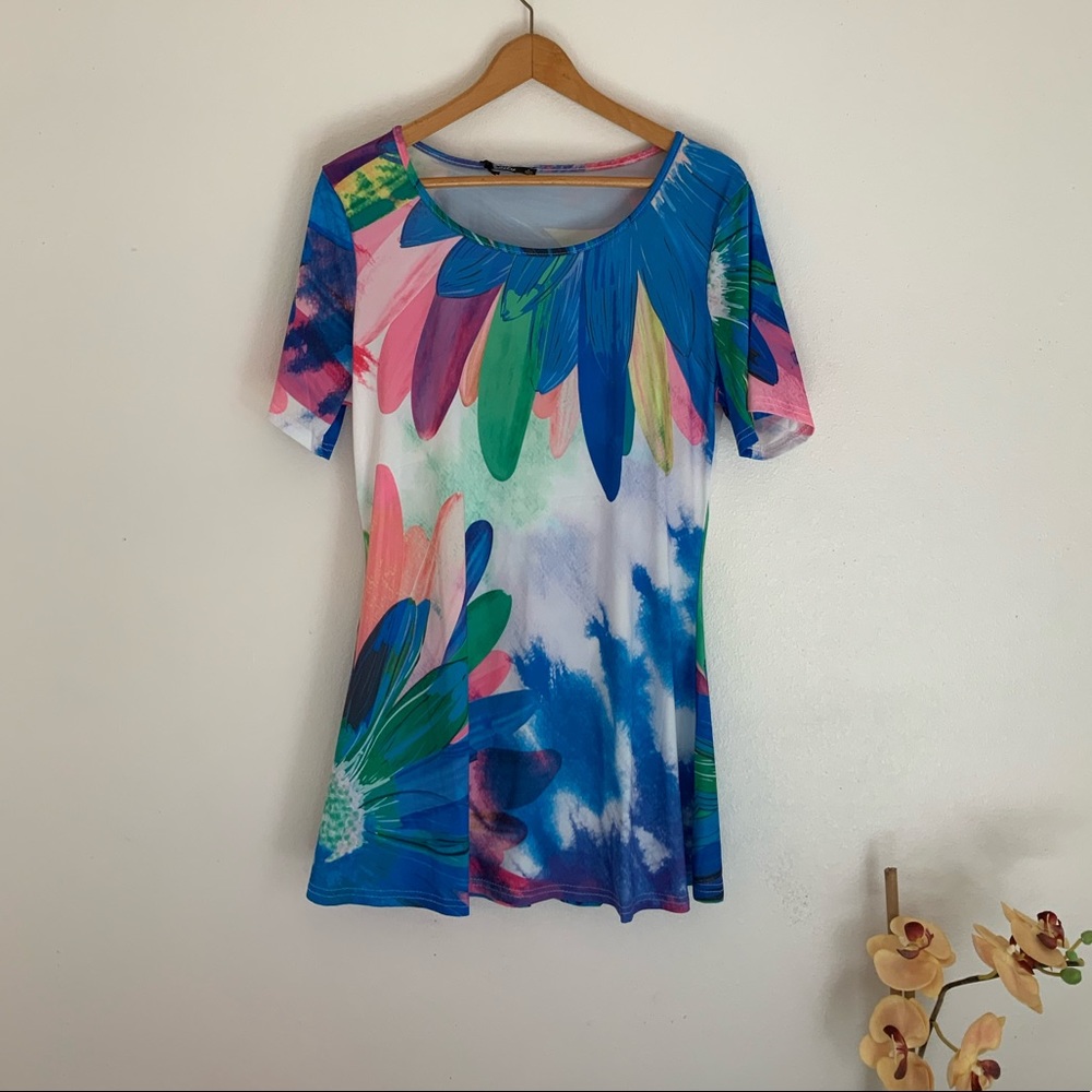 NWT Multicolored Short Sleeve Tunic Top